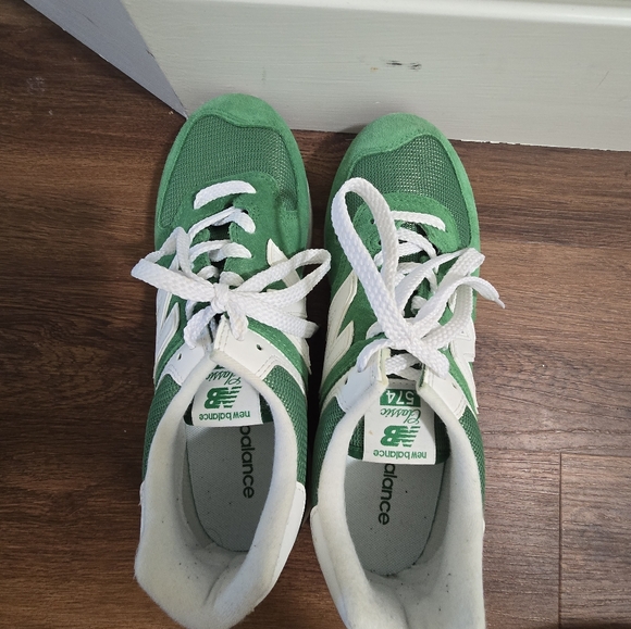 MENS 8.5 New Balance sneakers - Picture 4 of 8